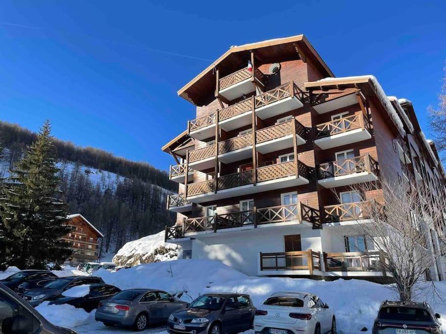 Allos, Logement Pieds Des Pistes, A 10 Minutes De La Base De Loisirs Exterior photo